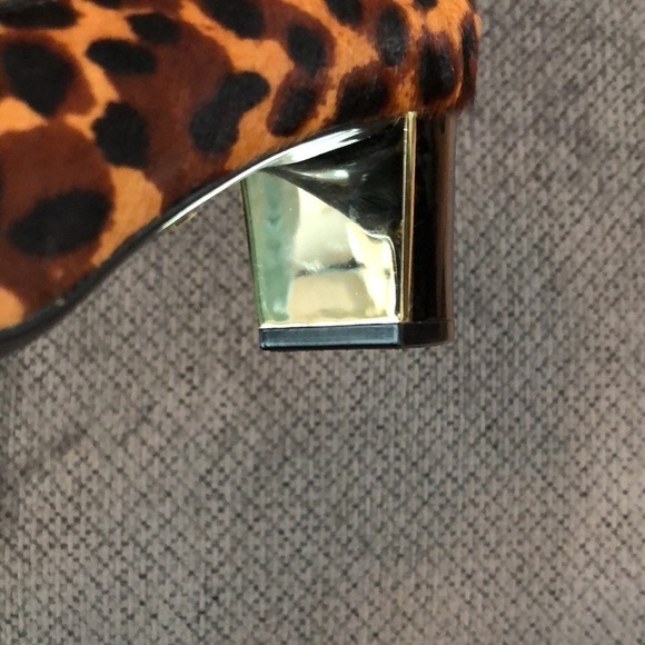 Nurture dyed calf hair leopard print pumps.  Size 7 - Picture 3 of 10